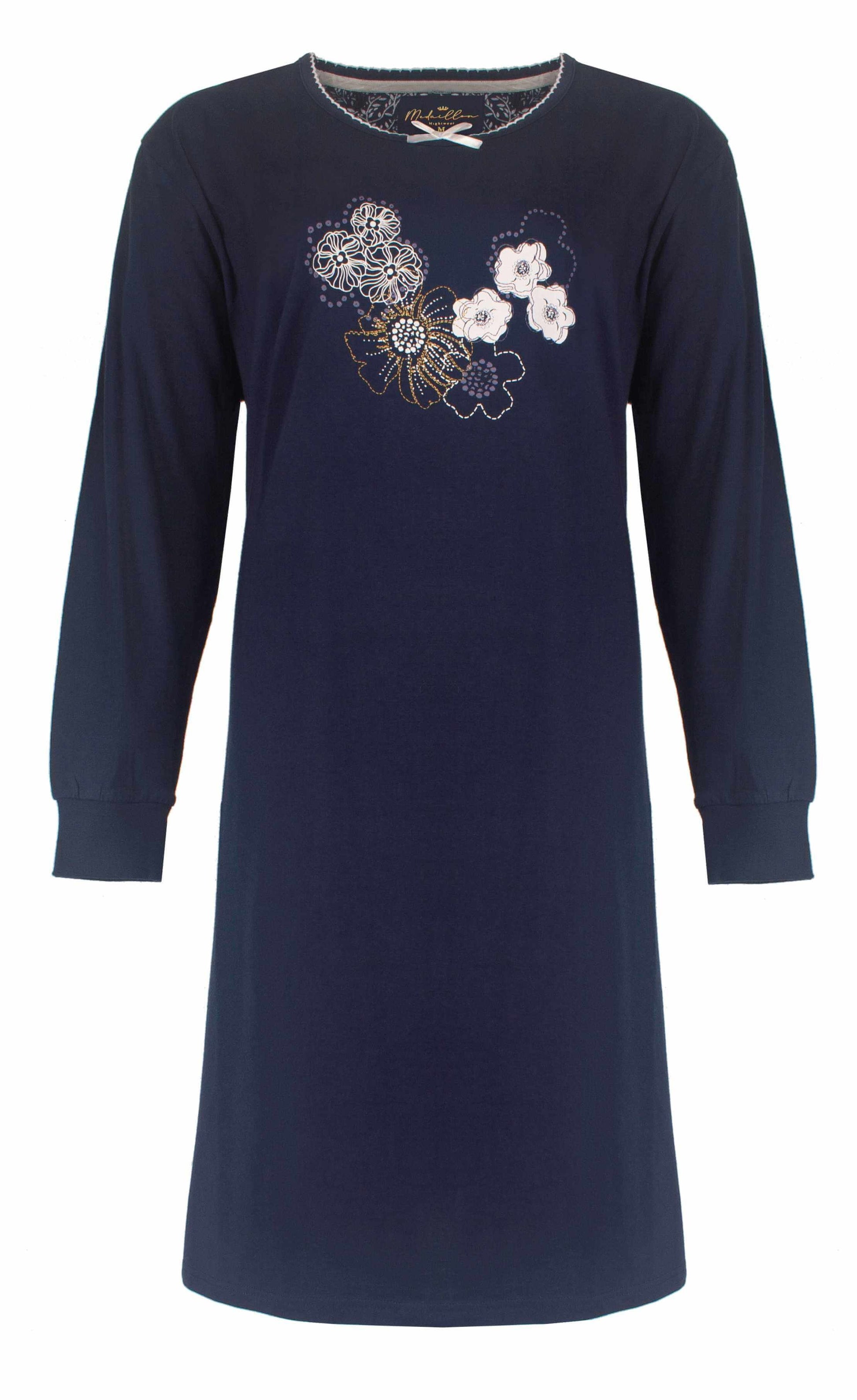 Navy blauw nachthemd met lange mouwen en bloemenprint op de borst, gemaakt van 100% katoen jersey.