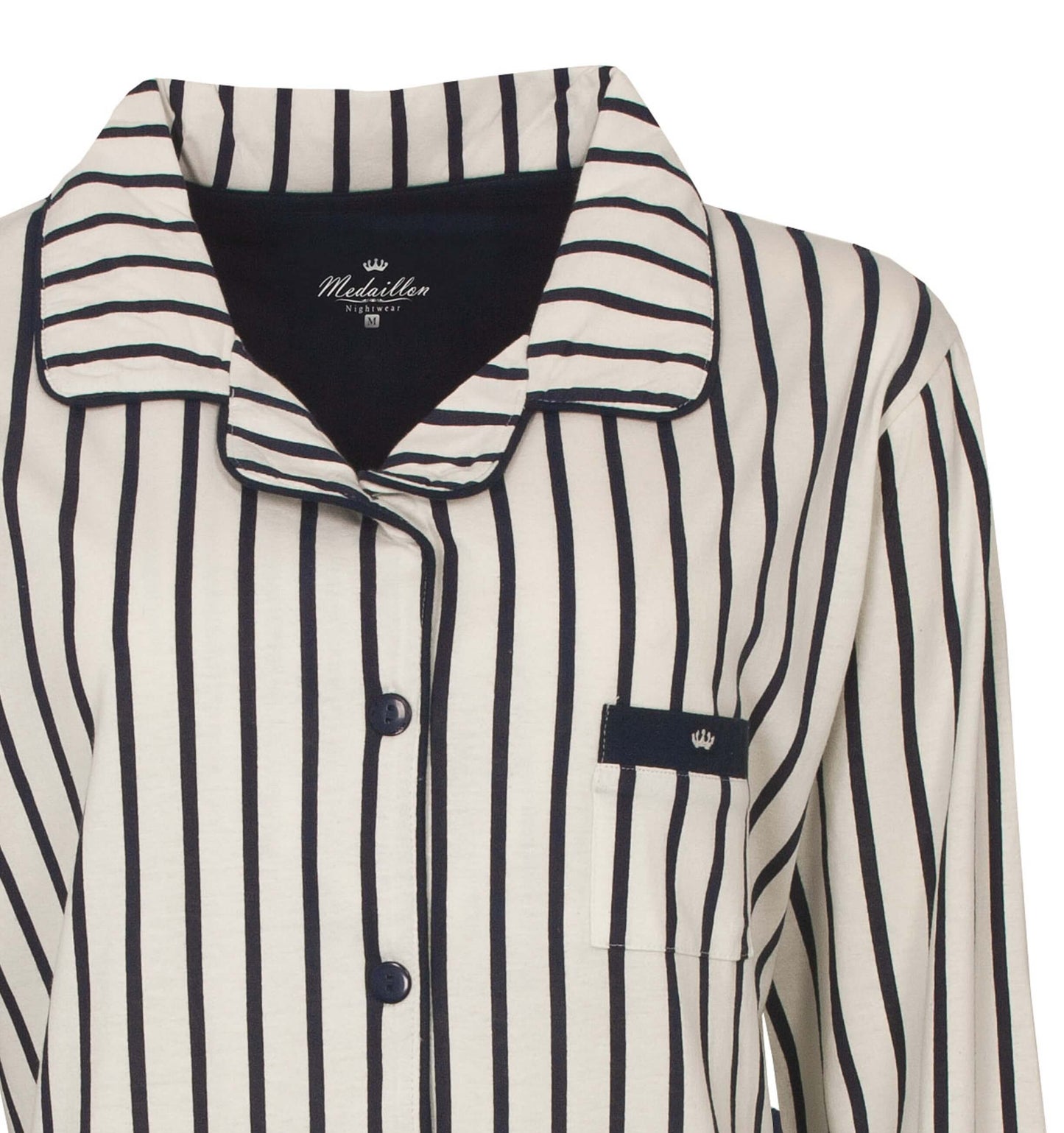 Gestreepte witte pyjama top met lange mouwen, kag, knoopsluiting en borstzakje met geborduurd logo.