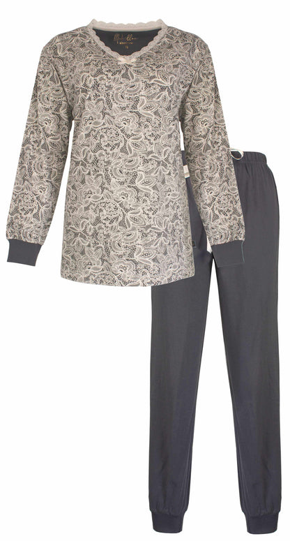 Grijze dames pyjama met geprint bloemdessin op het shirt en een effen donkergrijze broek, gemaakt van katoen.
