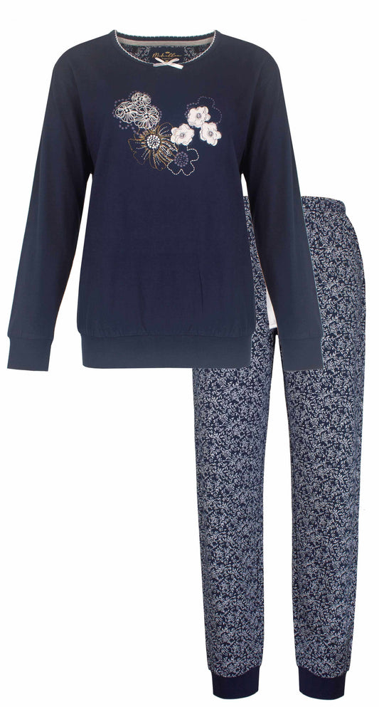 Donkerblauwe dama set: lange mouwen top met bloemenprint en bijpassende broek met klein bloemenpatroon.