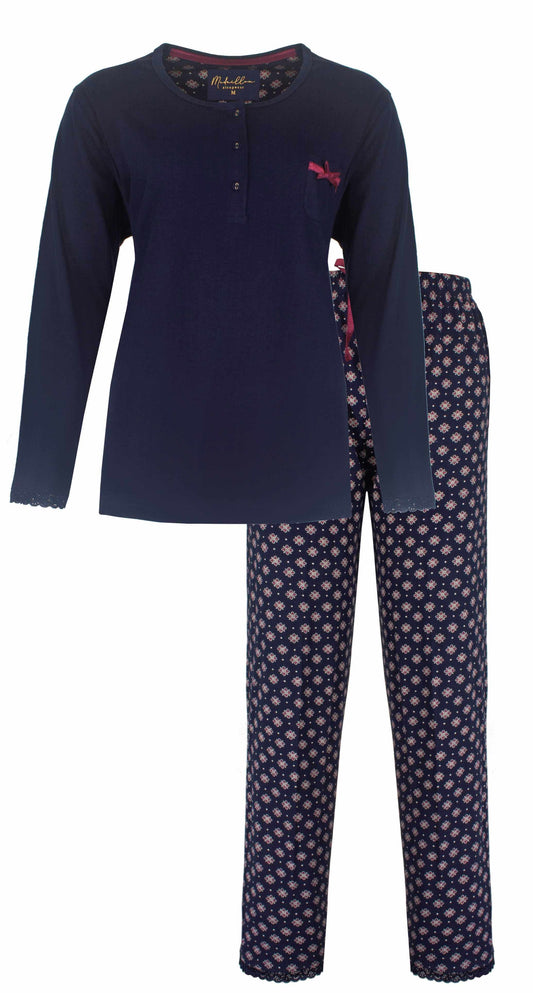 Marineblauwe dames pyjama set met lange mouwen en knoopsluiting, bijpassende broek met bloemenpatroon