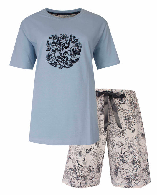 Grijze dames shortama met bloemenprint op shirt en shorts, korte mouwen en strikkoord in de taille.