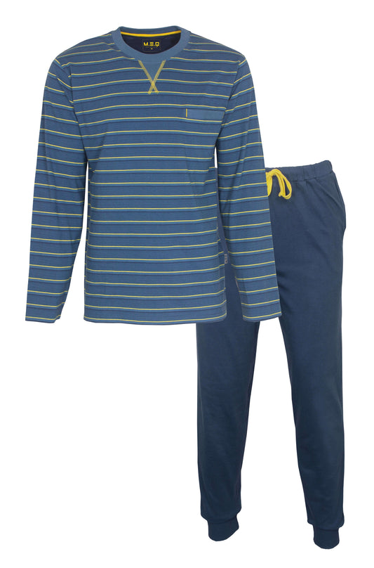 Blauwe gestreepte pyjama met lange mouwen en bijpassende broek. Gele strepen en details op het shirt.