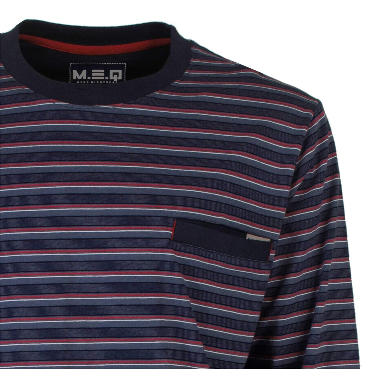 Blauw gestreepte pyjama met ronde hals, donkerblauwe, lichtblauwe en rode strepen, met borstzakje.