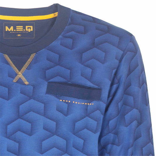 Blauwe pyjama met geometrisch patroon, lange mouwen, ronde hals en gele M.E.Q logo op het label