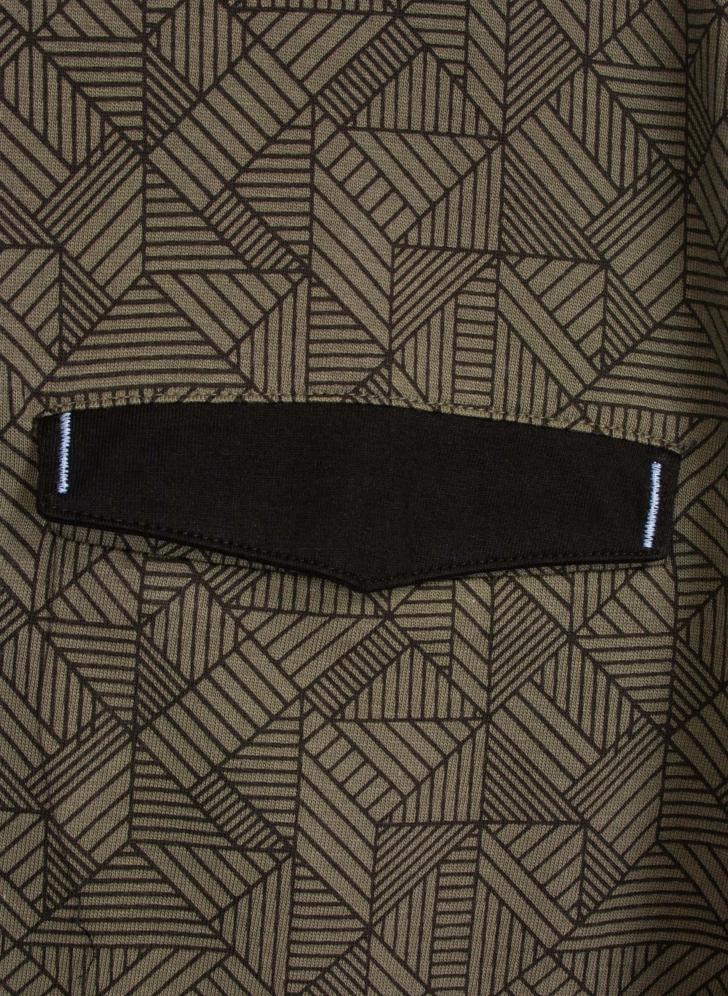 Legergroene pyjama met geometrisch patroon en zwart label, gemaakt van 100% katoen voor heren