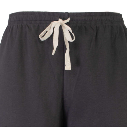 Close-up van een donkergrijze broek met elastische tailleband en wit trekkoord, onderdeel van een shortama