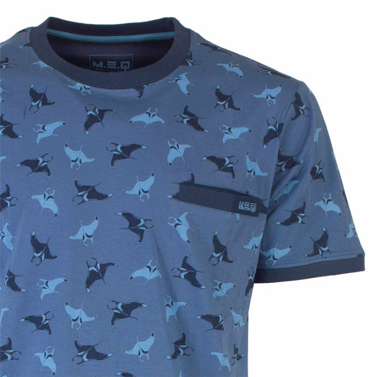 Lichtblauw T-shirt met all-over print van gestileerde manta roggen in donkerblauw en lichtblauw, met borstzakje