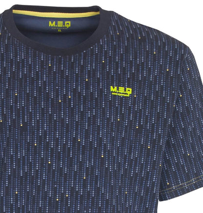 Blauw heren shortama met geprint dessin van kleine stippen en lijnen, ronde hals en MEQ logo in geel op de borst.