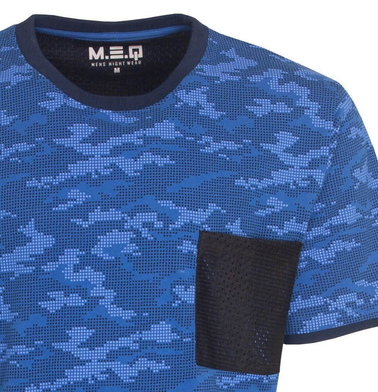 Blauwe heren pyjama top met camouflageprint in stippen en dondonkerblauw accent en zwart borstzakje