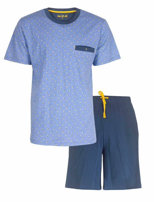 Lichtblauwe pyjama set met korte mouwen, t-shirt met kleine driehoekjes en effen korte broek met geel trekkoord