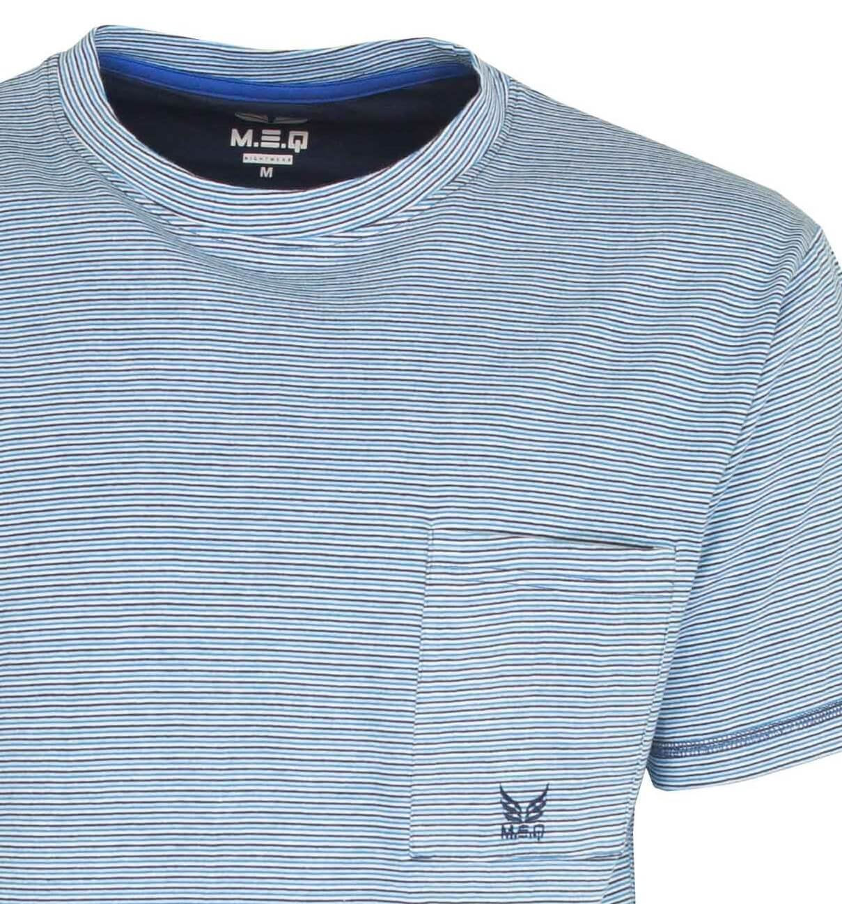 Lichtblauw gestreept M.E.Q. heren T-shirt met korte mouwen, ronde hals en borstzakje met geborduurd logo