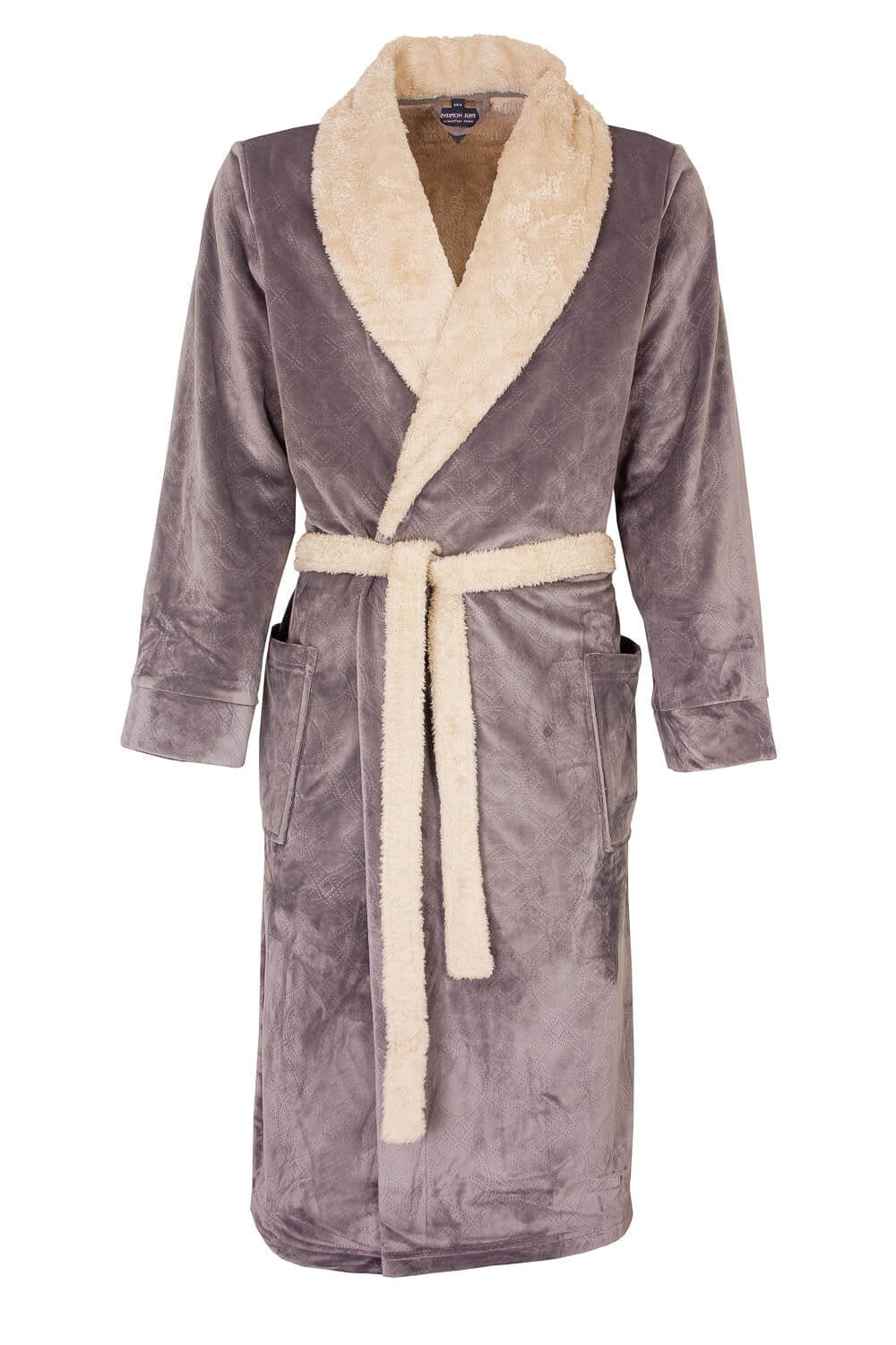 Beige heren badjas met gestanst dessin, tedmet teddy afwerking, lange mouwen, zakken en ceintuursluiting.