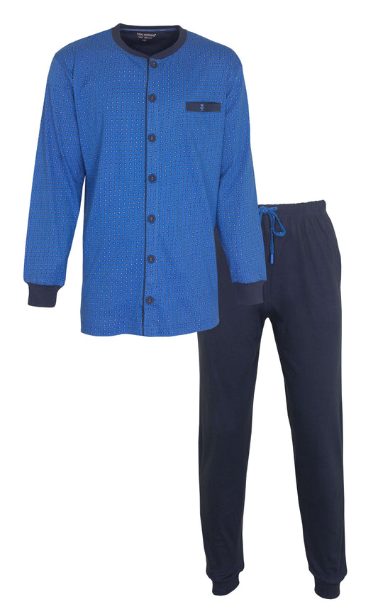 Blauwe doorknoop pyjama met lange mouwen en lange broek. Shirt heeft stippenpatroon, ronde hals en borstzakje. Doneffen donkerblauw.