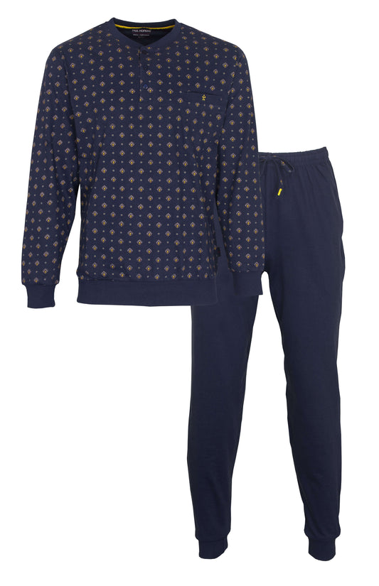 Blauwe heren pyjama met geometrisch patroon op shirt, lange mouwen en bijpassende effen broek.