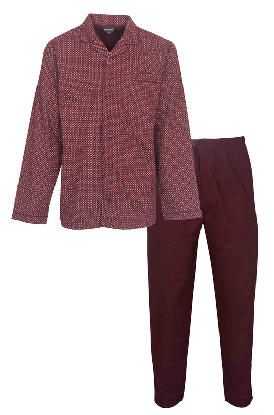 Rode heren pyjama set met geprint bovenstuk en effen broek. Klassieke doorknoop stijl met reverkraag en zakkraag.