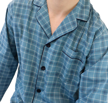 Close-up van een kobaltblauwe geruite pyjama met doorknoop-stijl, toont de kraag en bovenste knoopsluiting.