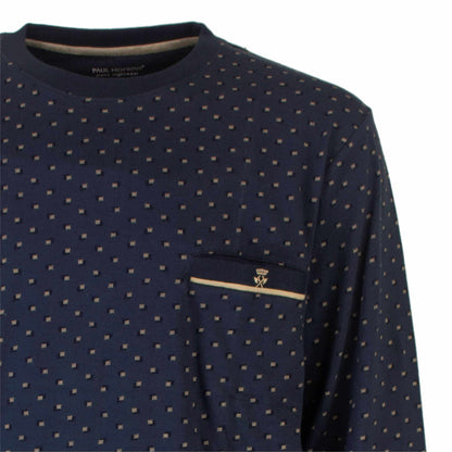 Donkerblauwe pyjama top met klein geprint dessin, ronde hals en borstzakje met logo