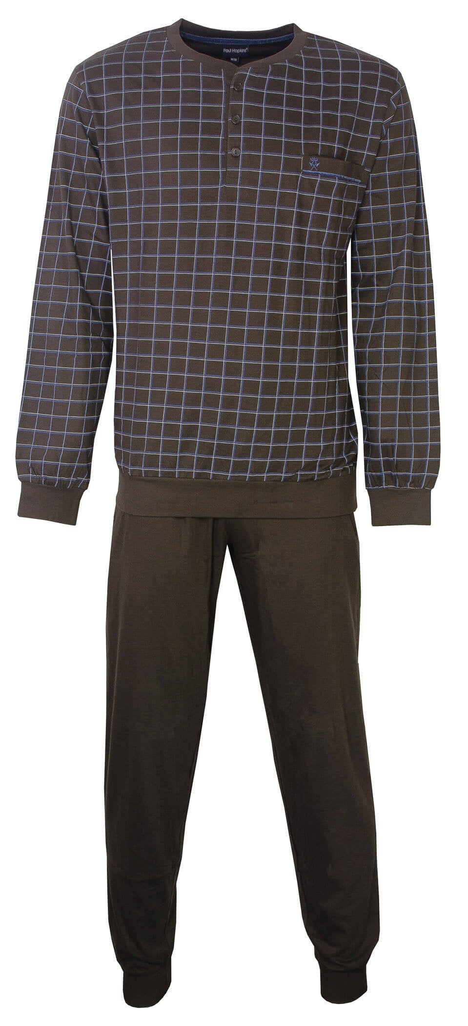 Bruine geruite pyjama set met lange mouwen en broek. Shirt heeft knoopsluiting en logo, broek is effen met elastische band.