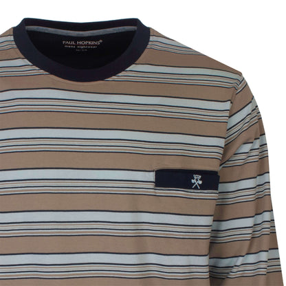 Gestreepte pyjama top van Paul Hopkins in beige en blauw, met donkerblauw accent en merklogo op borstzak.