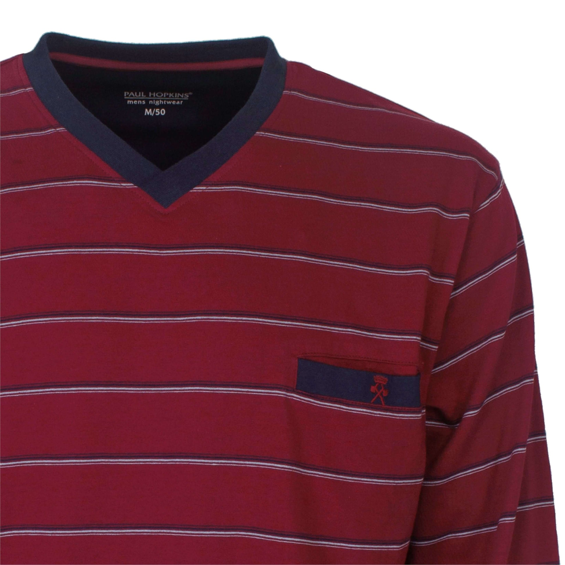 Rode gestreepte heren pyjama top met v-hals Paul Hopkins met V-hals enineblauwe V-hals en kleine logo patch