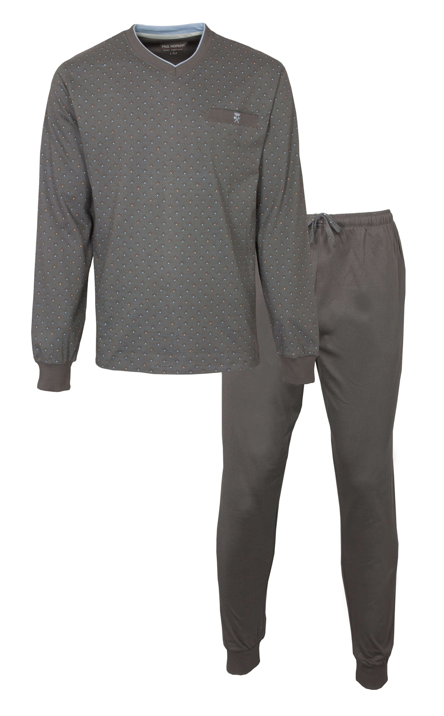 Grijze herenpyjama met V-hals en lange mouwen, gestippeld patroon op shirt, effen broek met elastische band.