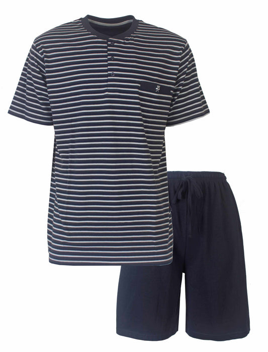 Gestreepte blauwe heren shortama met polo sluiting. T-shirt met korte mouwen en effen korte broek.