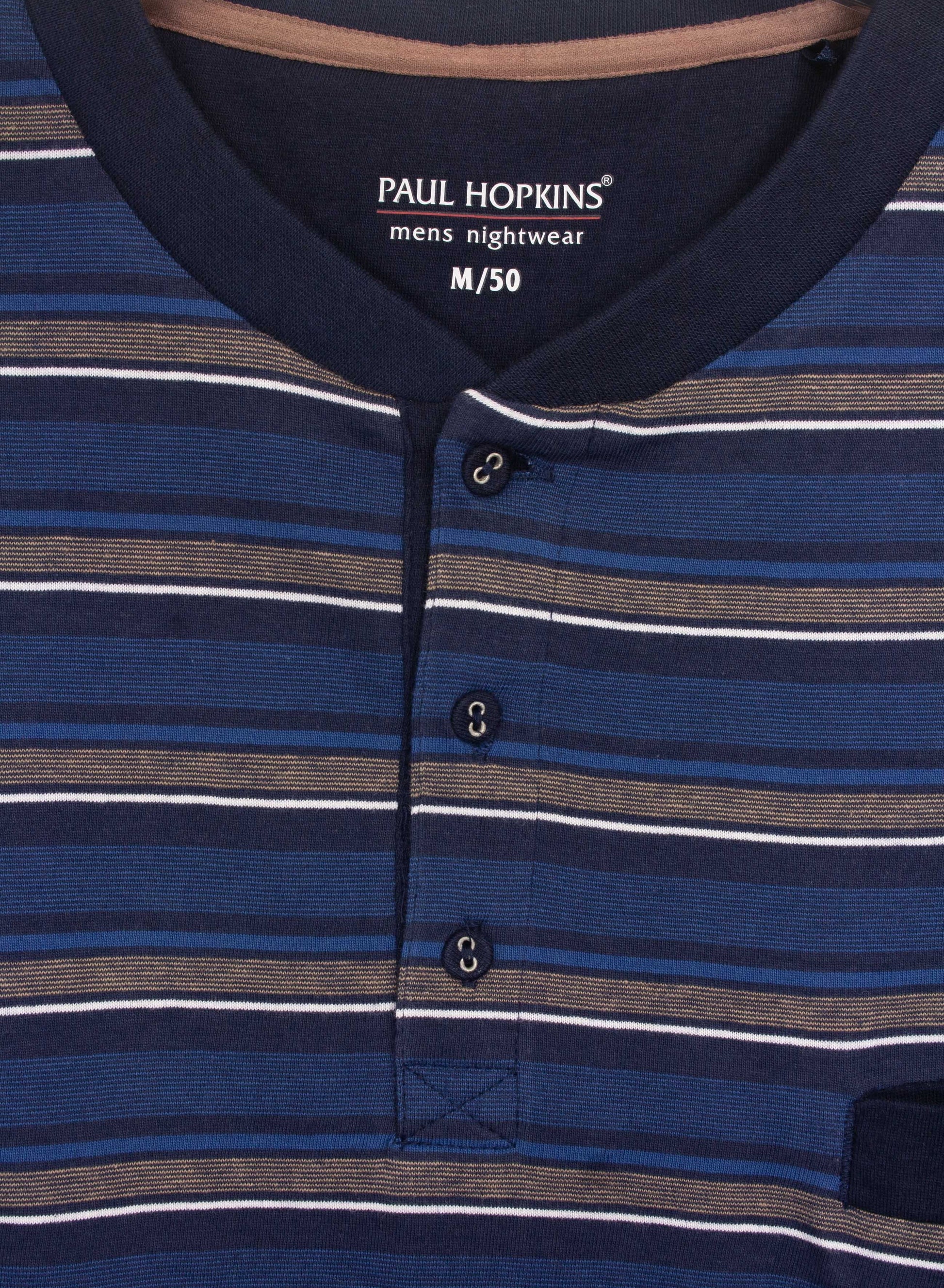 Gestreepte donkerblauwe Paul Hopkins heren pyjama top met knopen, gemaakt van katoen voor nachtkleding.
