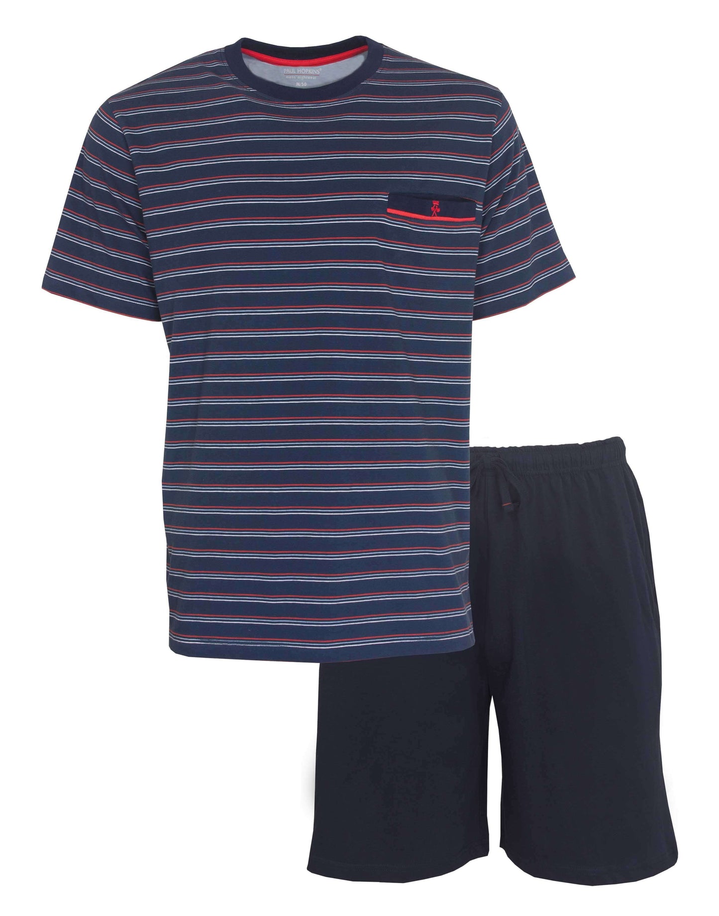 Blauw gestreepte heren pmet korte mouwen en korte broek. T-shirt heeft borstzakje, broek is effen donkerblauw.