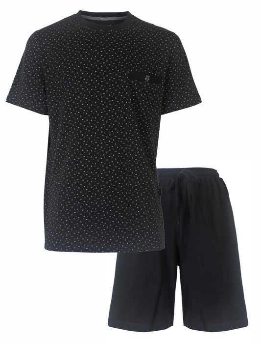 Zwarte heren pyjama setama set met geprint dessin op het shirt en effen zwarte shorts van Paul Hopkins.