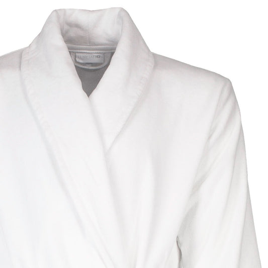 Witte badjas met opstaande kraag, gemaakt van zacht katoen. De jas heeft een comfortabele pasvorm en luxe uitstraling.