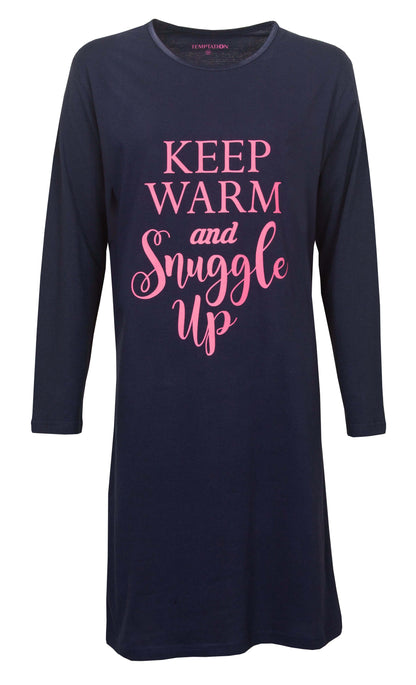 Donkerblauw nachthemd met lange mouwen en roze opdruk 'Keep warm and snuggle up' op de voorkant