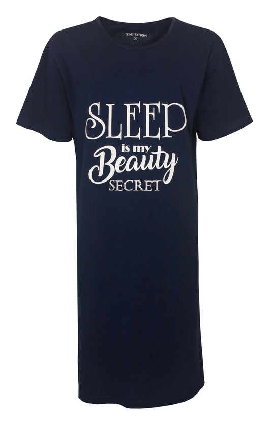 Donkerblauw nachthemd met 'Sleep is my Beauty Secret' opdruk, lange T-shirt stijl, korte mouwen