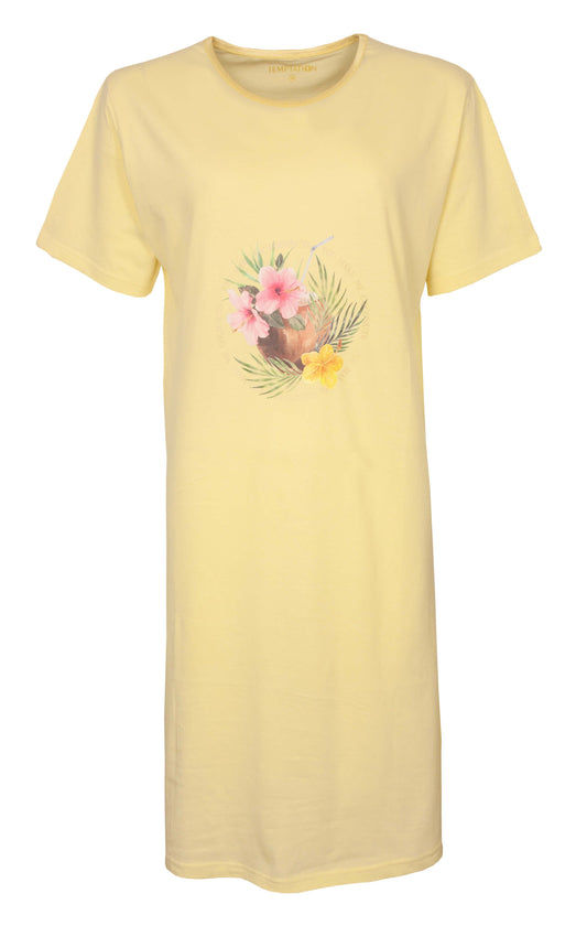Geel nachthemd met korte mouwen, versierd met een tropisch bloemenontwerp in pastelkleuren op de voorkant