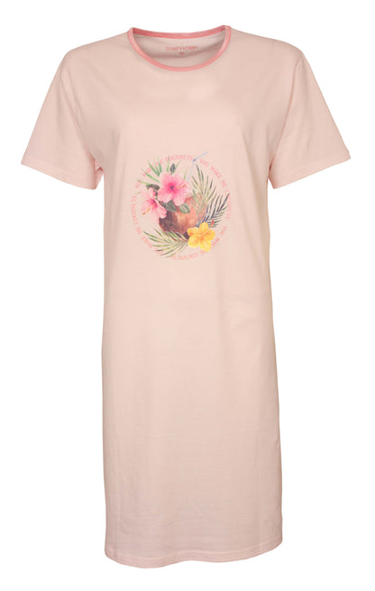Roze nachthemd met korte mouwen en tropische bloemenprint op de voorkant, gemaakt van 100% katoen.
