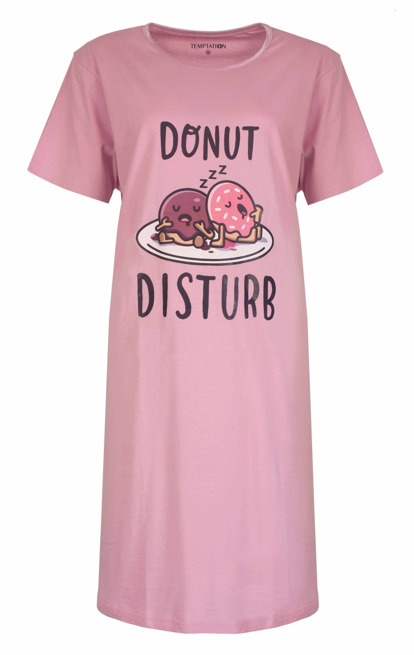 Roze nachthemd met 'Donut Disturb' print, toont slapende donuts op een bord. Korte mouwen en ronde hals.