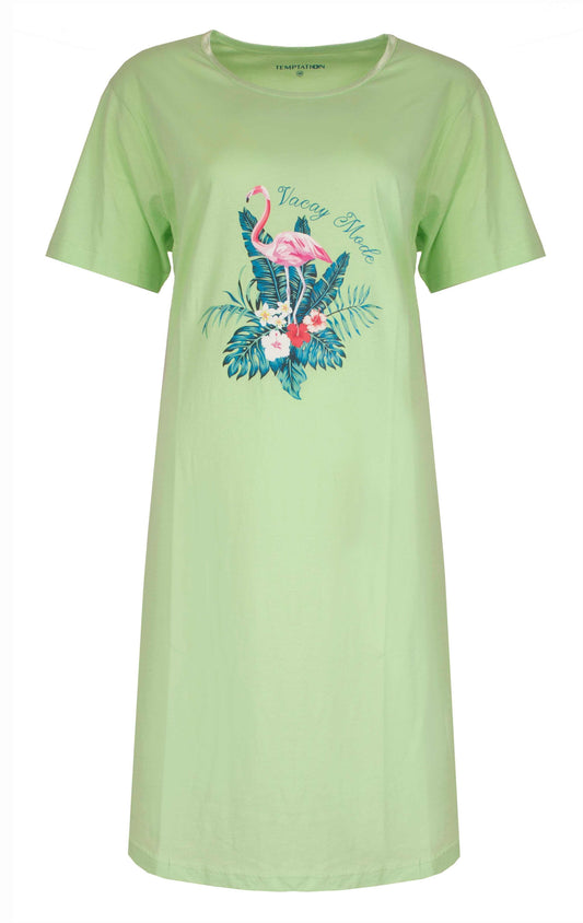 Pastelgroen nachthemd met korte mouwen, versierd met een tropische flamingo en van een roze flamingo en planten.