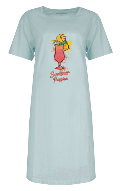 Lichtblauw kamet korte mouwen, bedrukt met een cocktailglas en de tekst 'Summer Passion'