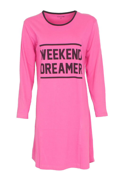 Roze nachthemd met lange mouwen en 'Weekend Dreamer' opdruk, ronde hals met zwart boord, lengte 95 cm