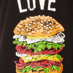Zwart nachthemd met grote kleurrijke hamburger print en 'LOVE' tekst erboven