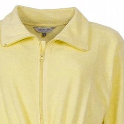 Zachte gele badjas met rits, opgestikte zakken en aantrekkoord in de taille, gemaakt van badstof