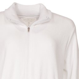 Witte badjas met rits, kraag en lange mouwen. Gemaakt van dunne badstof met een koord in de taille en opgestikte zakken.