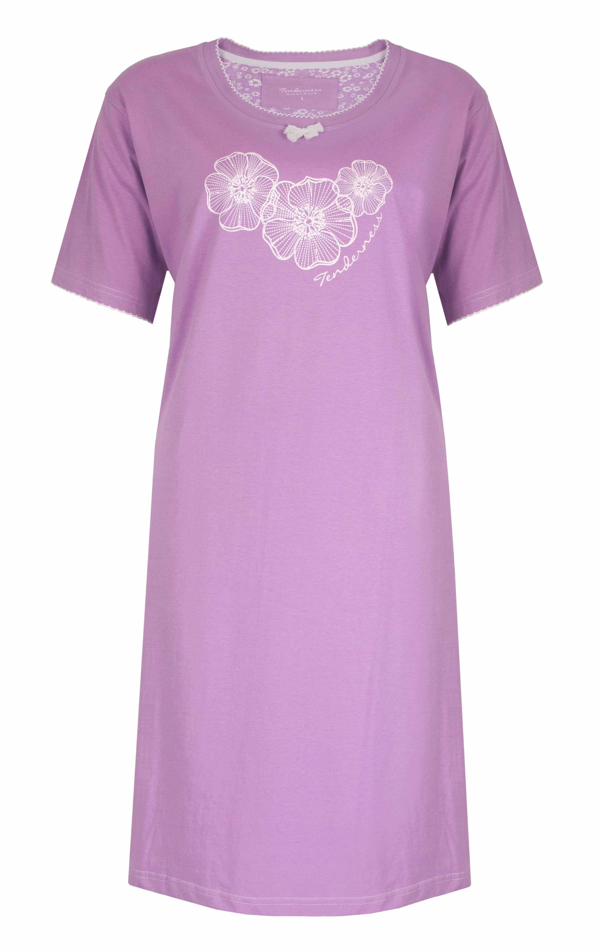 Paars nachthemd met korte mouwen, ronde hals en witte bloemenprint. Gemaakt van katoen met kleine strik bij de hals.