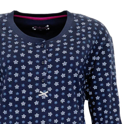 Donkerblauw dames nachthemd met klein wit en lichtblauw bloemenpatroon, knoopsluiting en ronde hals