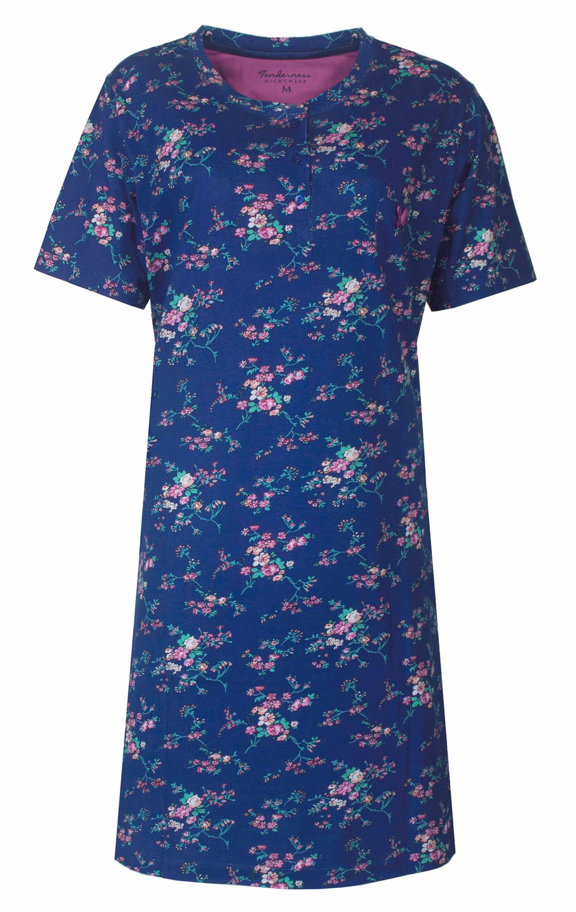 Blauw nachthemd met korte mouwen, bedrukt met kleine roze en witte bloemen. Ronde hals en losse pasvorm.
