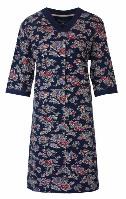 Blauw katoenen nachthemd met 3/4 mouwen, bedrukt met rode en grijze bloemen over het hele kledingstuk