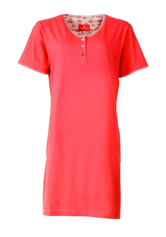 Rood katoenen nachthemd met korte mouwen, ronde hals, polo sluiting en gebloemde hals inzet.