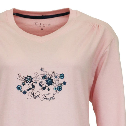 Roze nachthemd met V-hals en bloemenmotief, 'Night Thoughts' opdruk, merk Tenderness, maat M