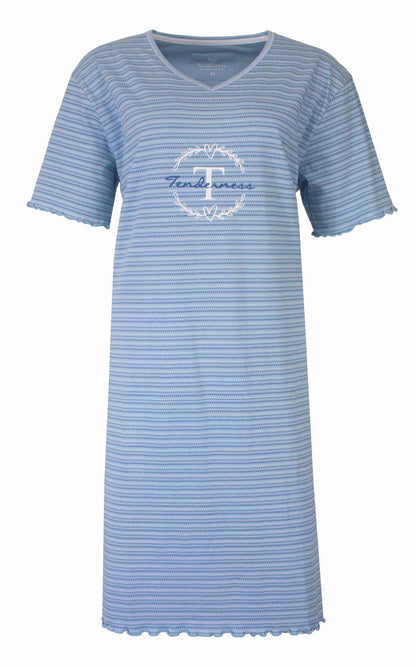 Lichtblauw gestreept nachthemd met korte mouwen en V-hals.'Good Times' logo, merk Tenderness