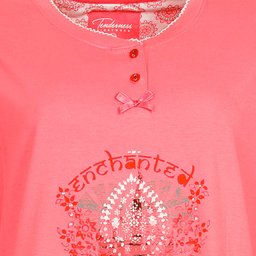 Oranje/roze nachthemd met polo slosluiting, lange mouwen en een klein satijnen strikje onder de hals.